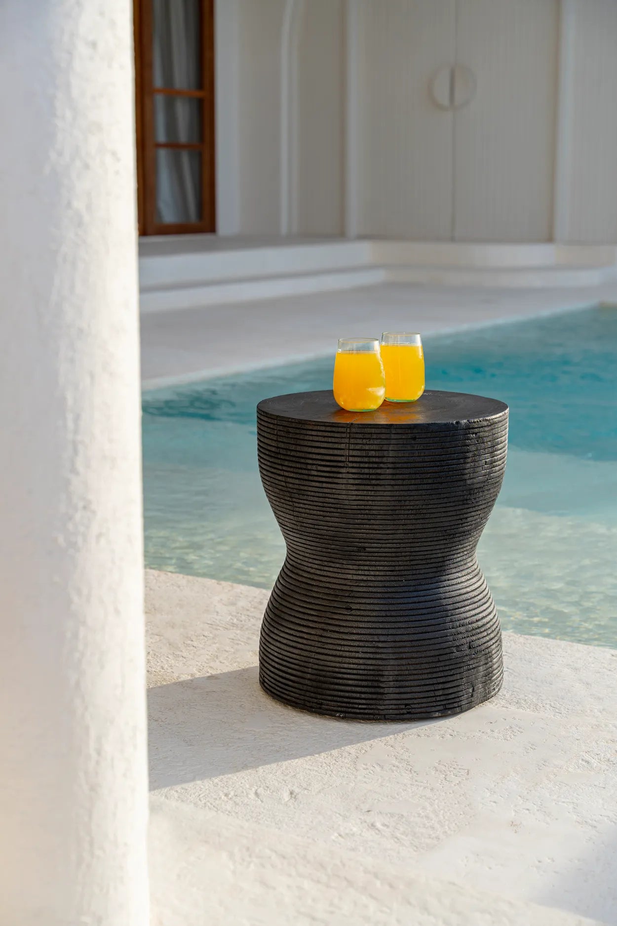 Bazar Bizar The Kotoran Hocker – Schwarz – Suarholz