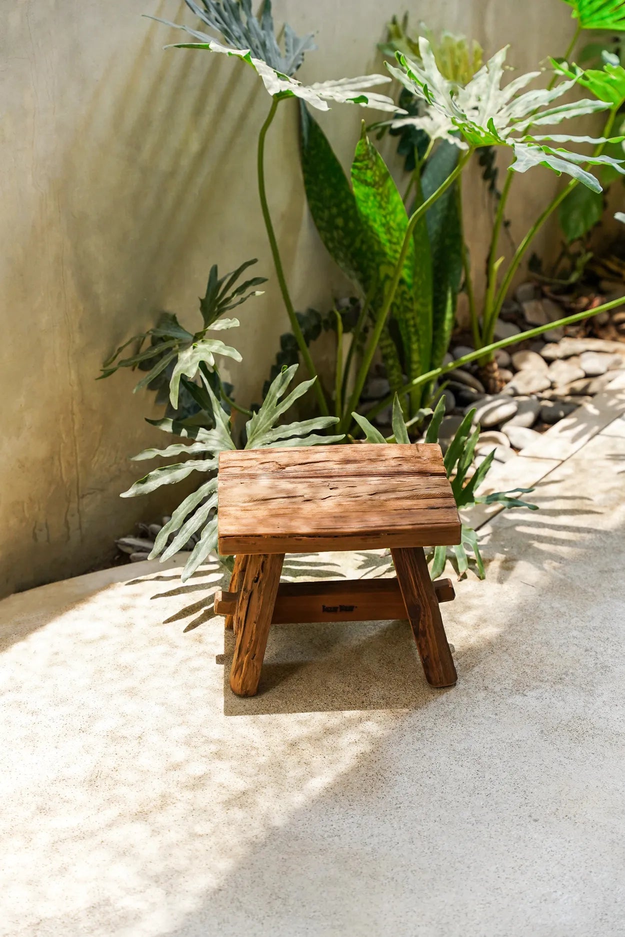 Bazar Bizar The Shoji Hocker – Natur – Recyceltes Teakholz