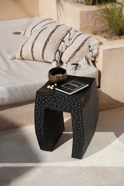 Bazar Bizar The Montano Hocker – Schwarz – Suarholz