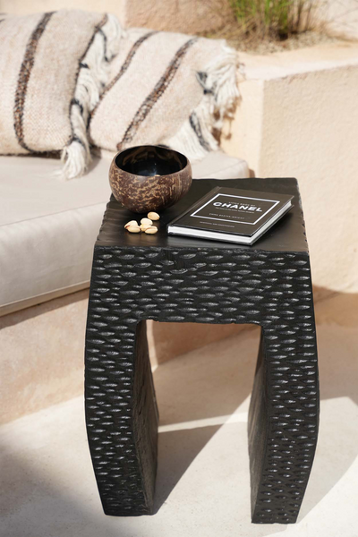 Bazar Bizar The Montano Hocker – Schwarz – Suarholz