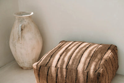 Bazar Bizar Oh My Gee Pouf – Beige Schwarz – Baumwolle