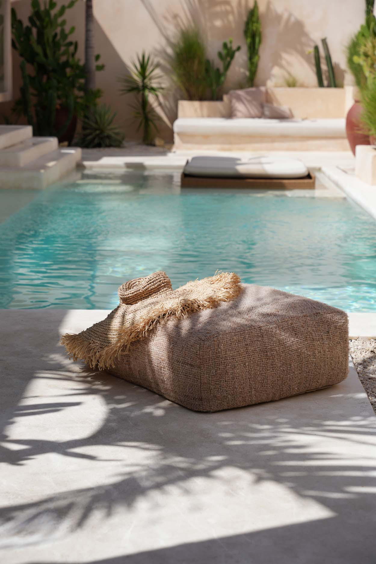 Bazar Bizar Oh My Gee Pouf – Beige – Weiche Baumwolle